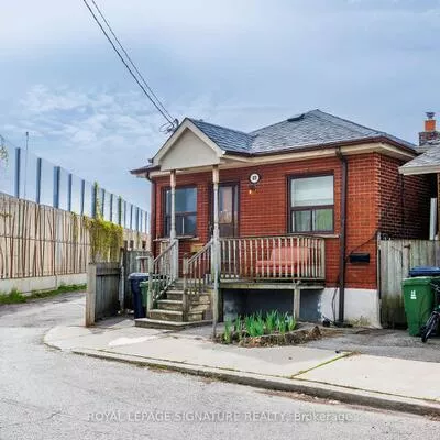 69, Nickle, Mount Dennis, Toronto