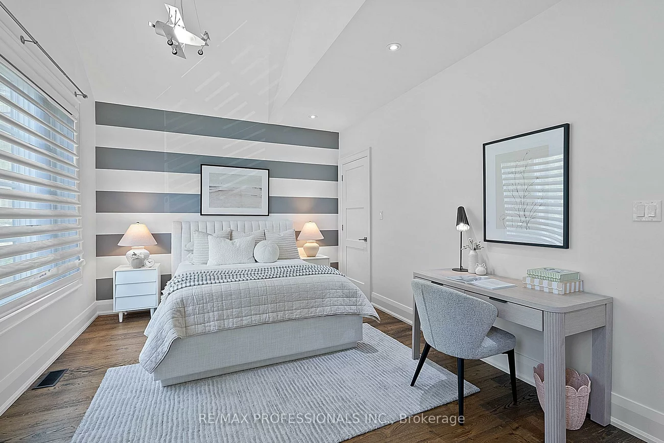 146, Thompson, Stonegate-Queensway, Toronto