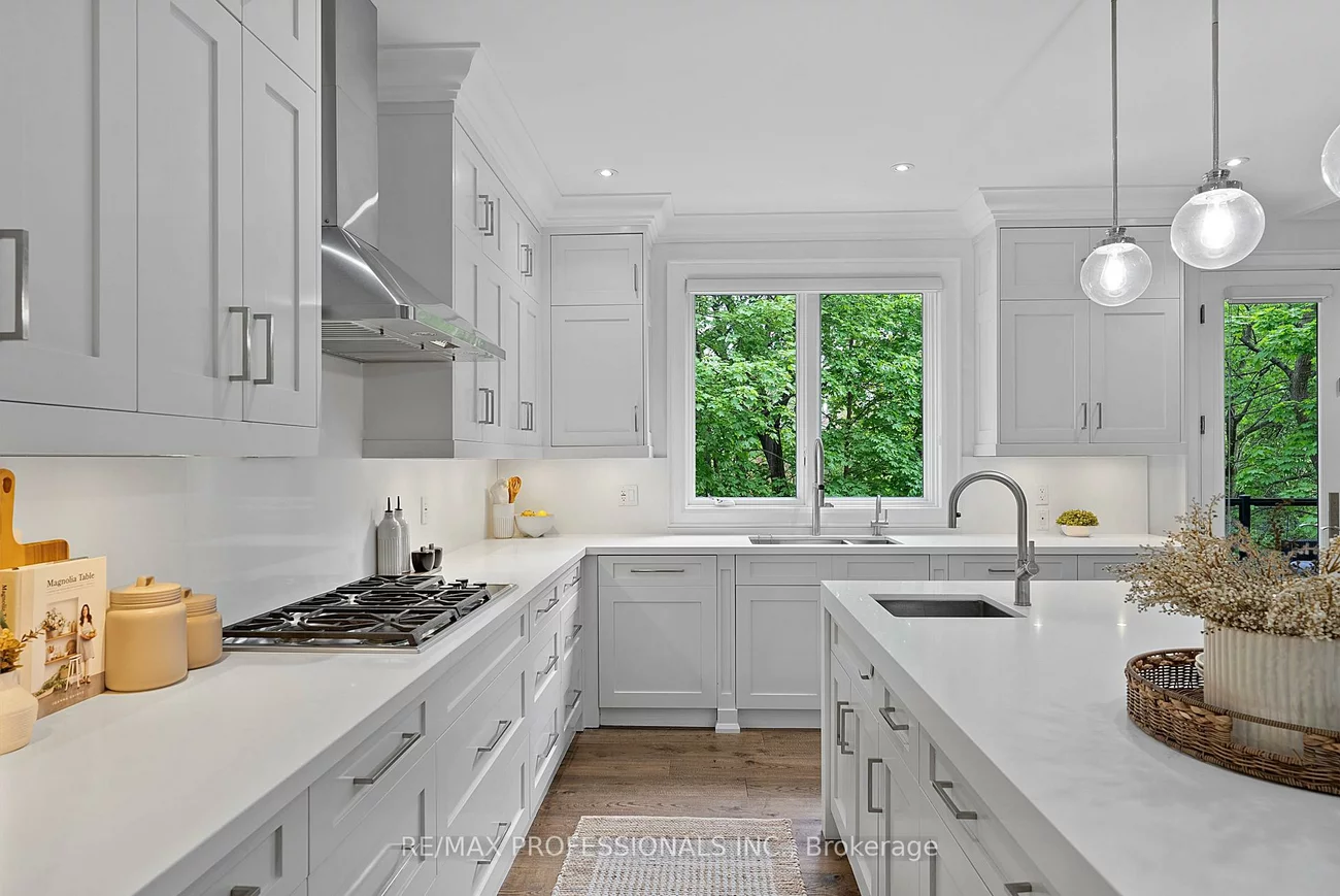146, Thompson, Stonegate-Queensway, Toronto