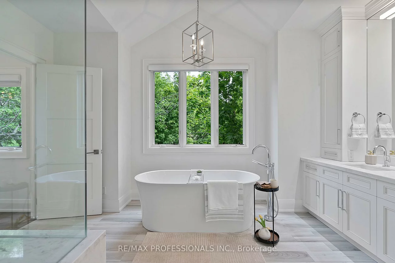 146, Thompson, Stonegate-Queensway, Toronto