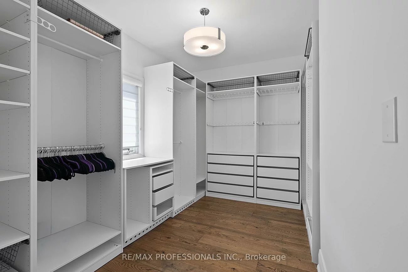 146, Thompson, Stonegate-Queensway, Toronto
