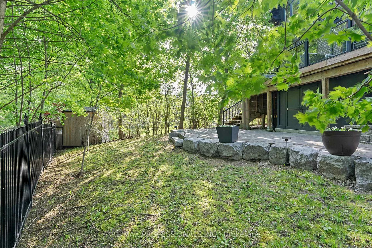 146, Thompson, Stonegate-Queensway, Toronto
