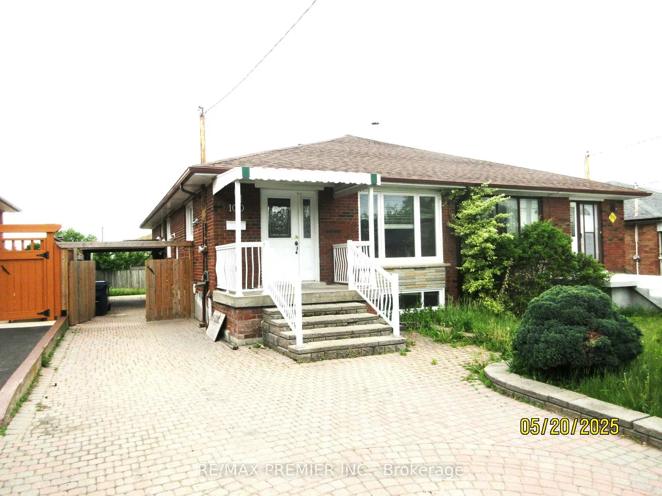 100, Snowood, Glenfield-Jane Heights, Toronto