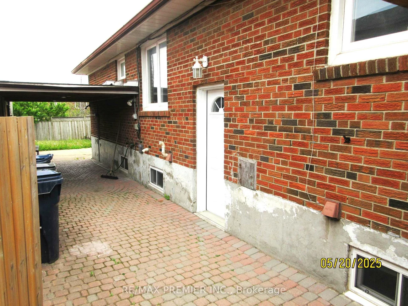 100, Snowood, Glenfield-Jane Heights, Toronto