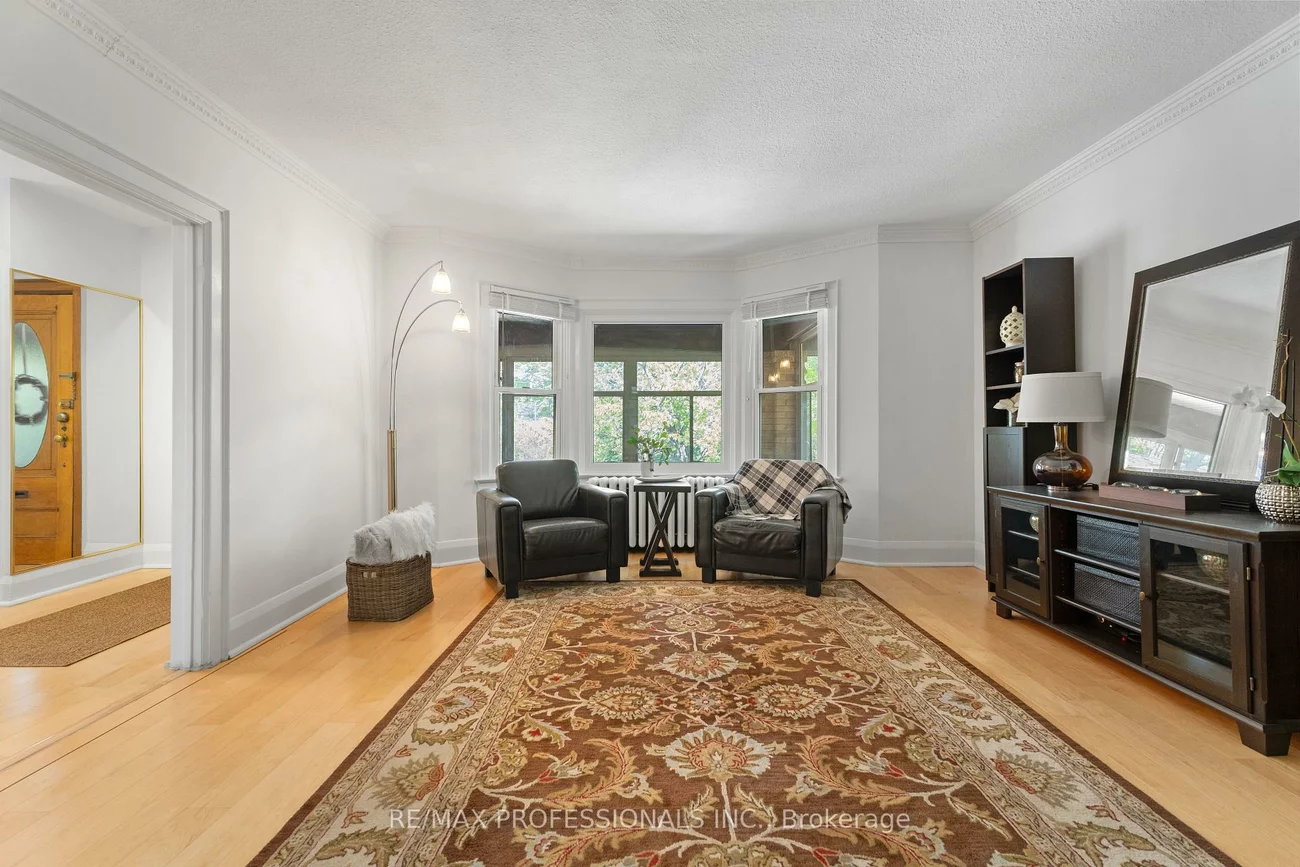 36, Gothic, High Park North, Toronto