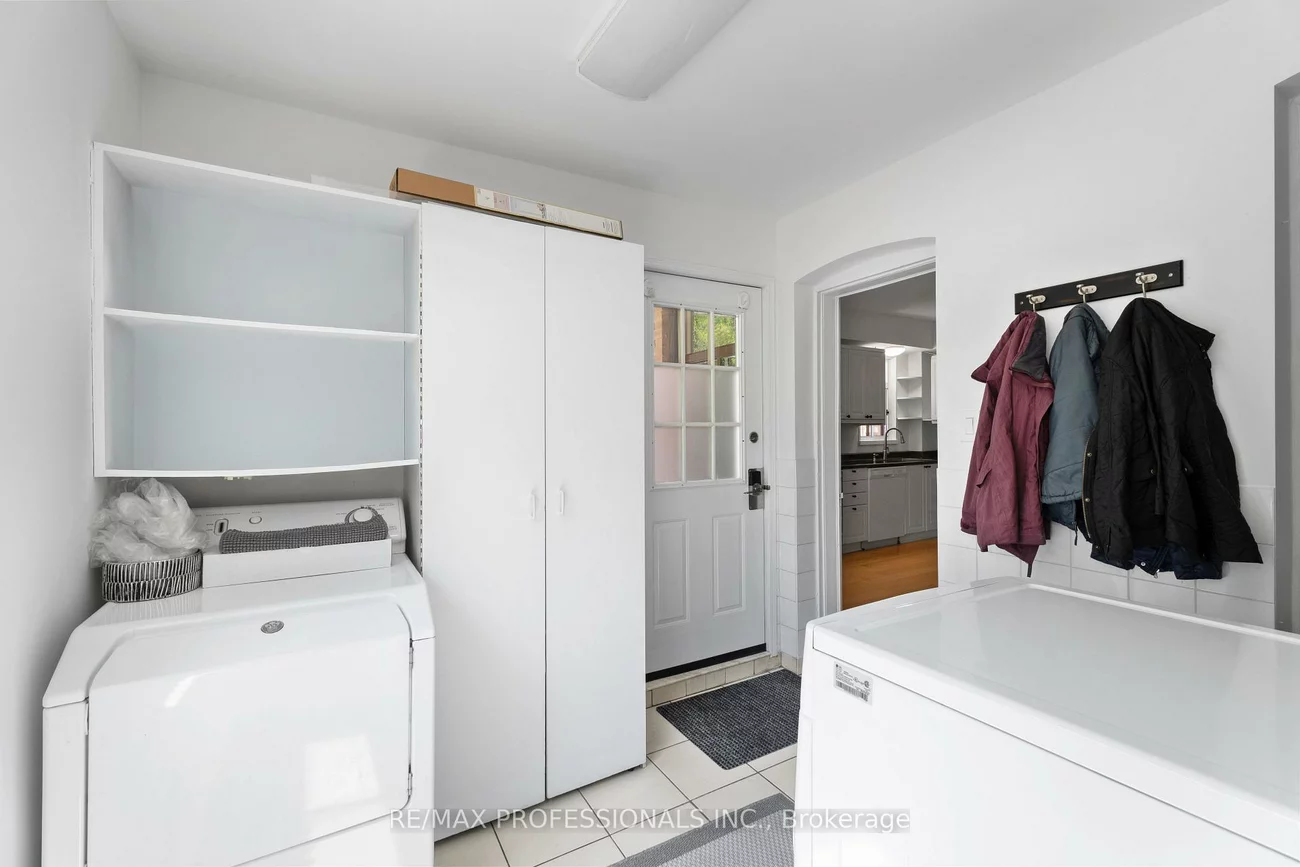 36, Gothic, High Park North, Toronto