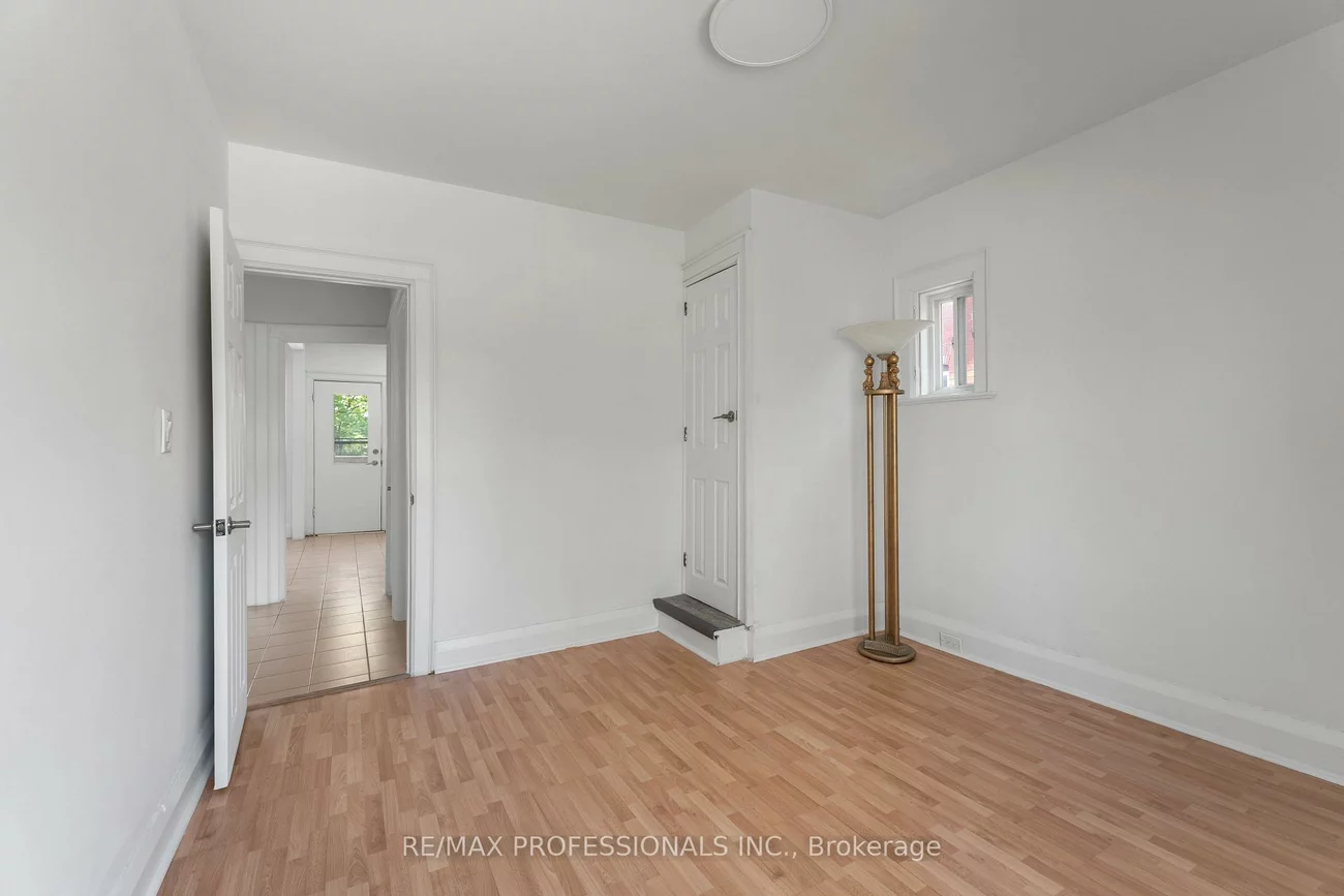 36, Gothic, High Park North, Toronto
