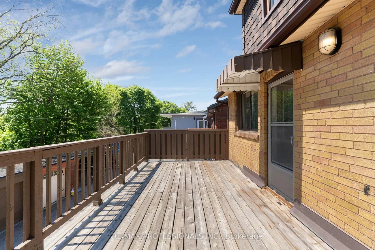 36, Gothic, High Park North, Toronto