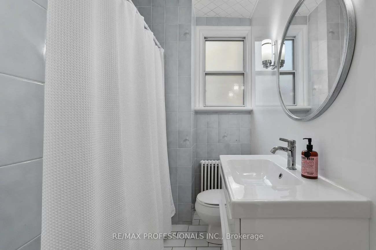 36, Gothic, High Park North, Toronto