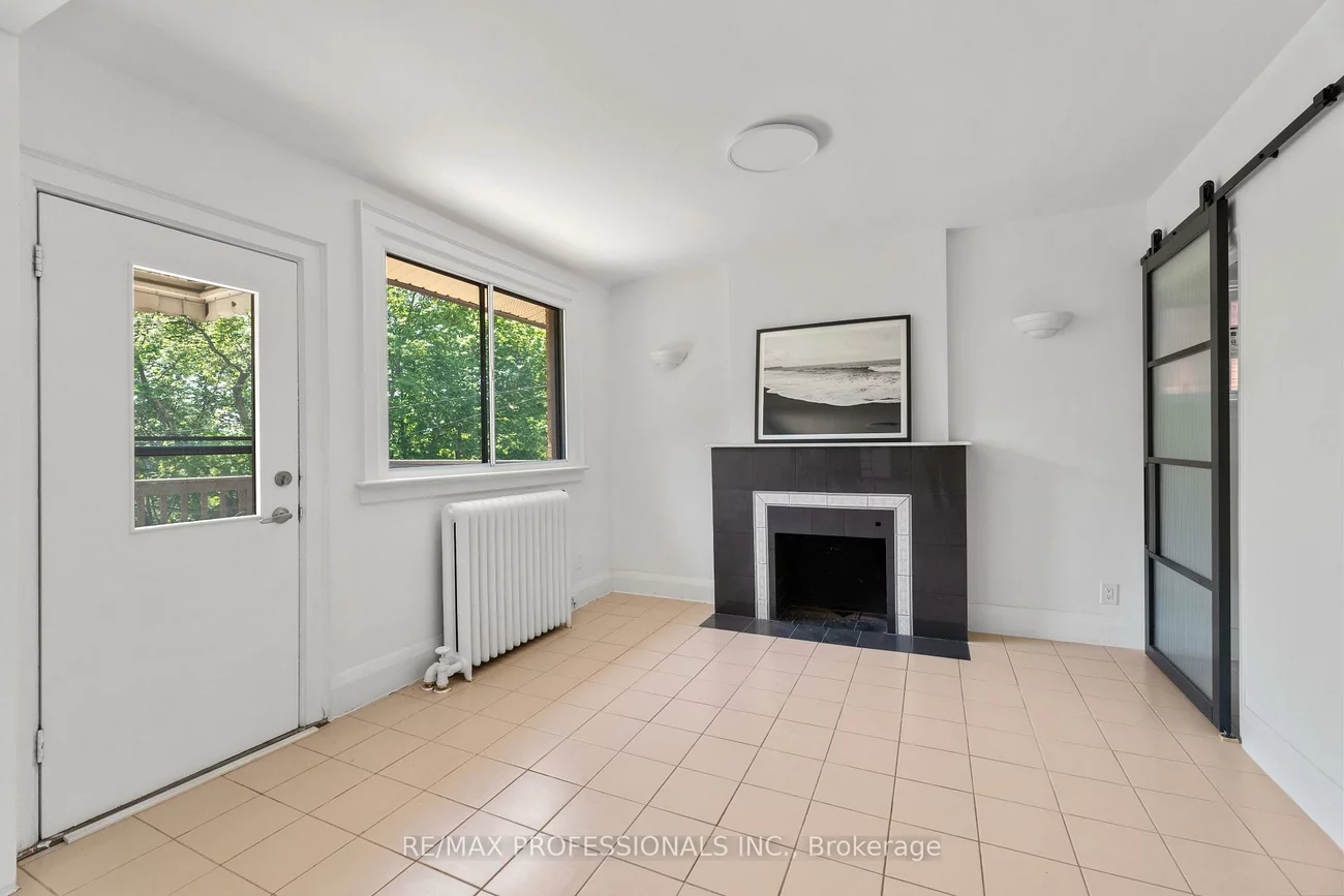 36, Gothic, High Park North, Toronto