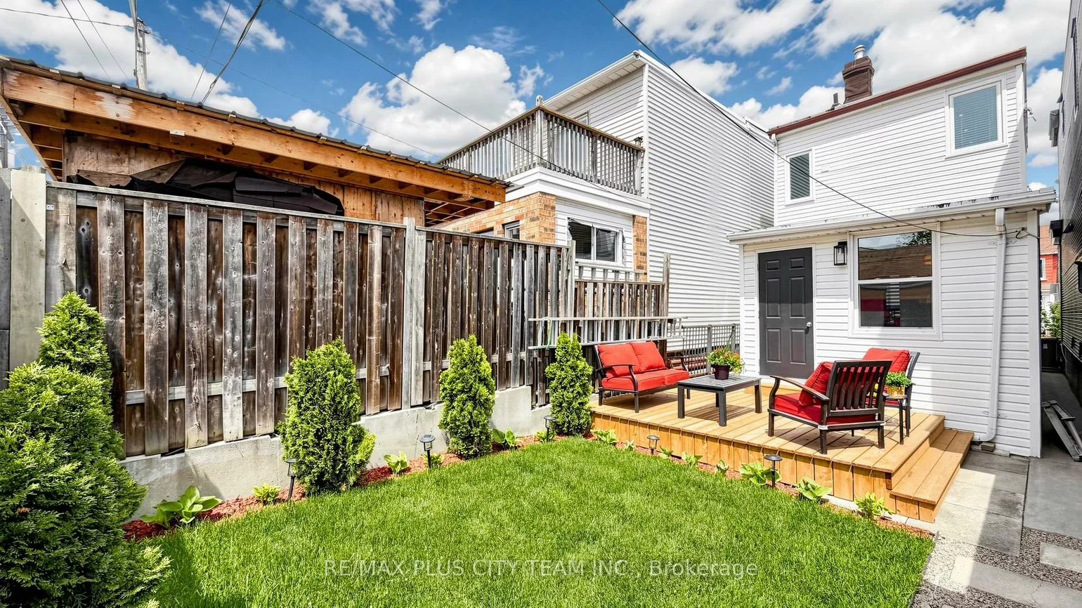 320, Boon, Caledonia-Fairbank, Toronto