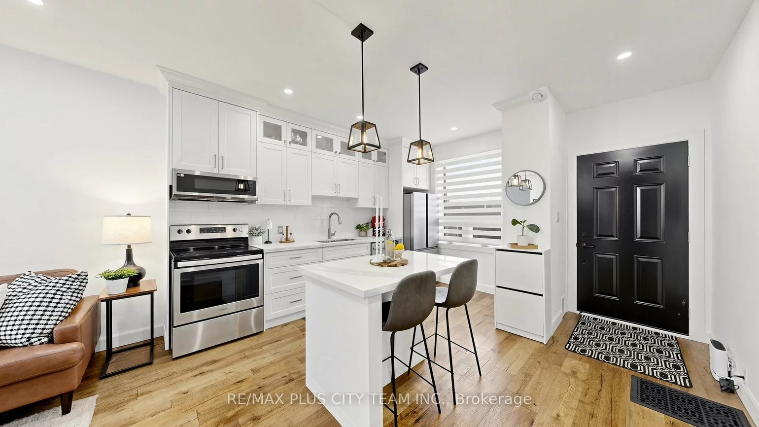 320, Boon, Caledonia-Fairbank, Toronto