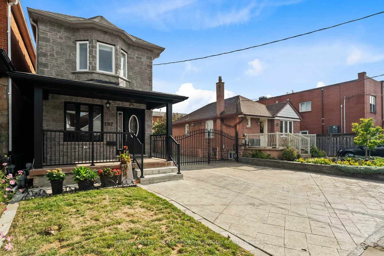 197, Lambton, Rockcliffe-Smythe, Toronto