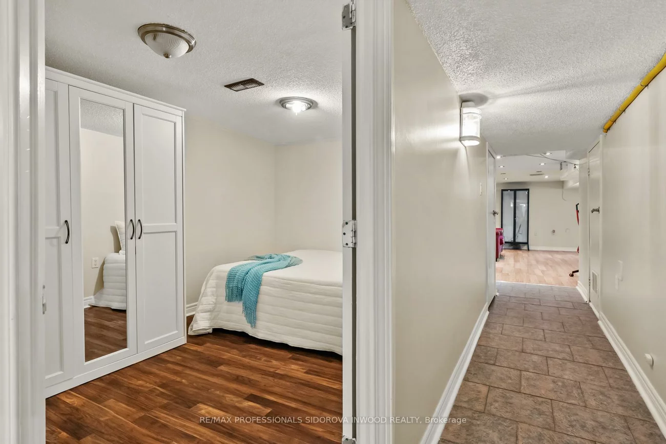197, Lambton, Rockcliffe-Smythe, Toronto