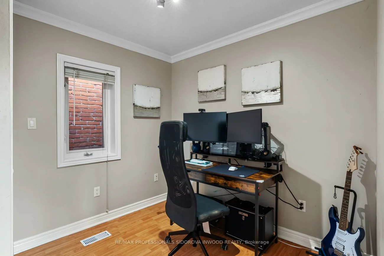 197, Lambton, Rockcliffe-Smythe, Toronto