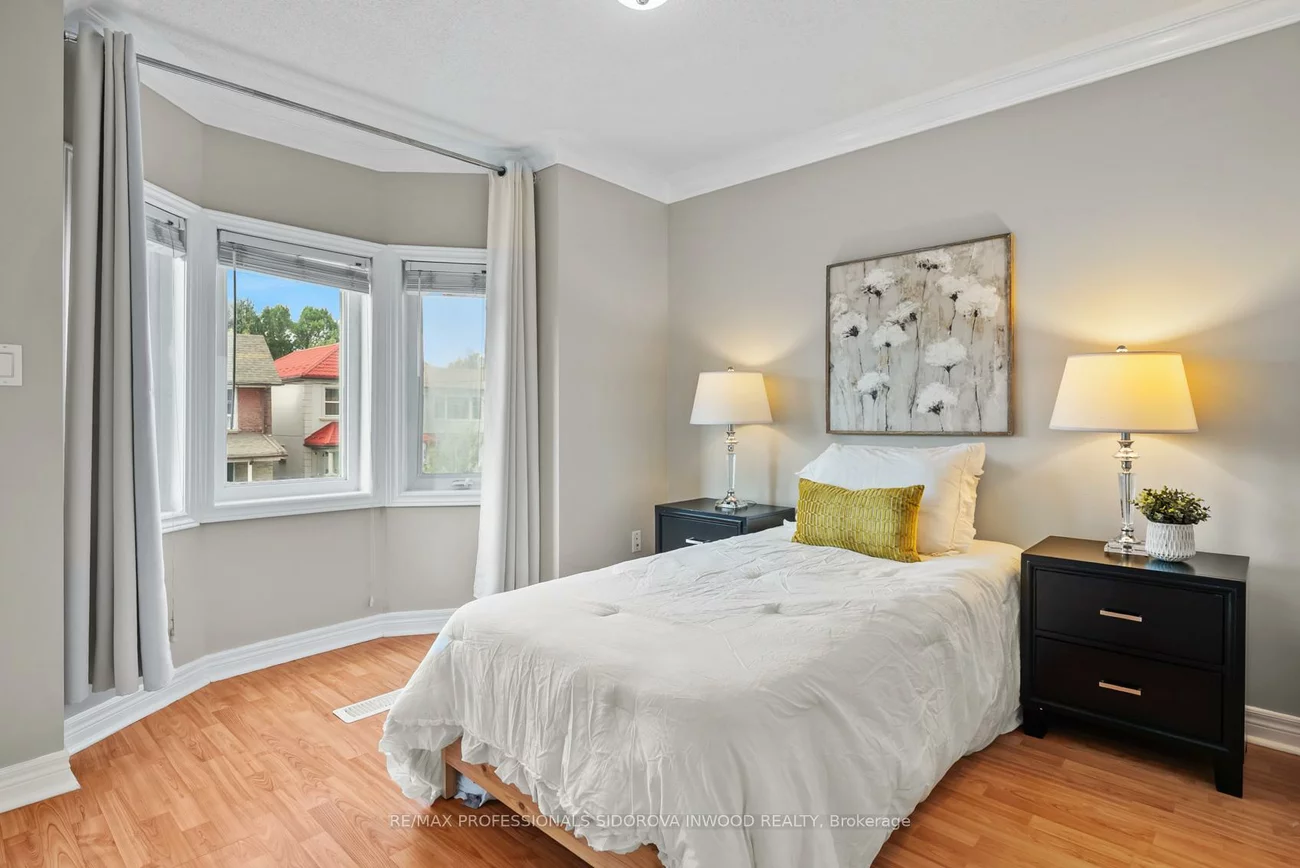 197, Lambton, Rockcliffe-Smythe, Toronto
