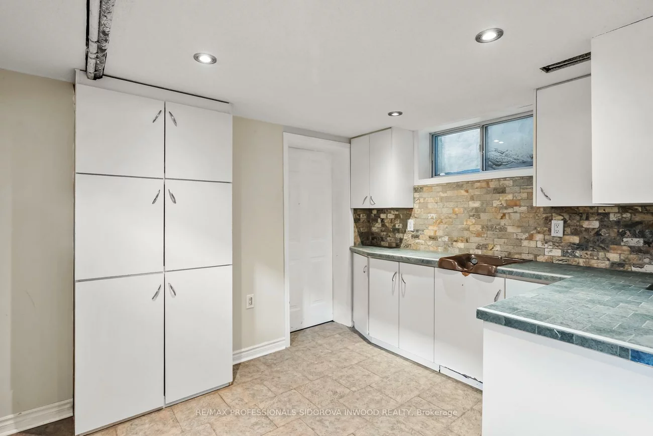 197, Lambton, Rockcliffe-Smythe, Toronto