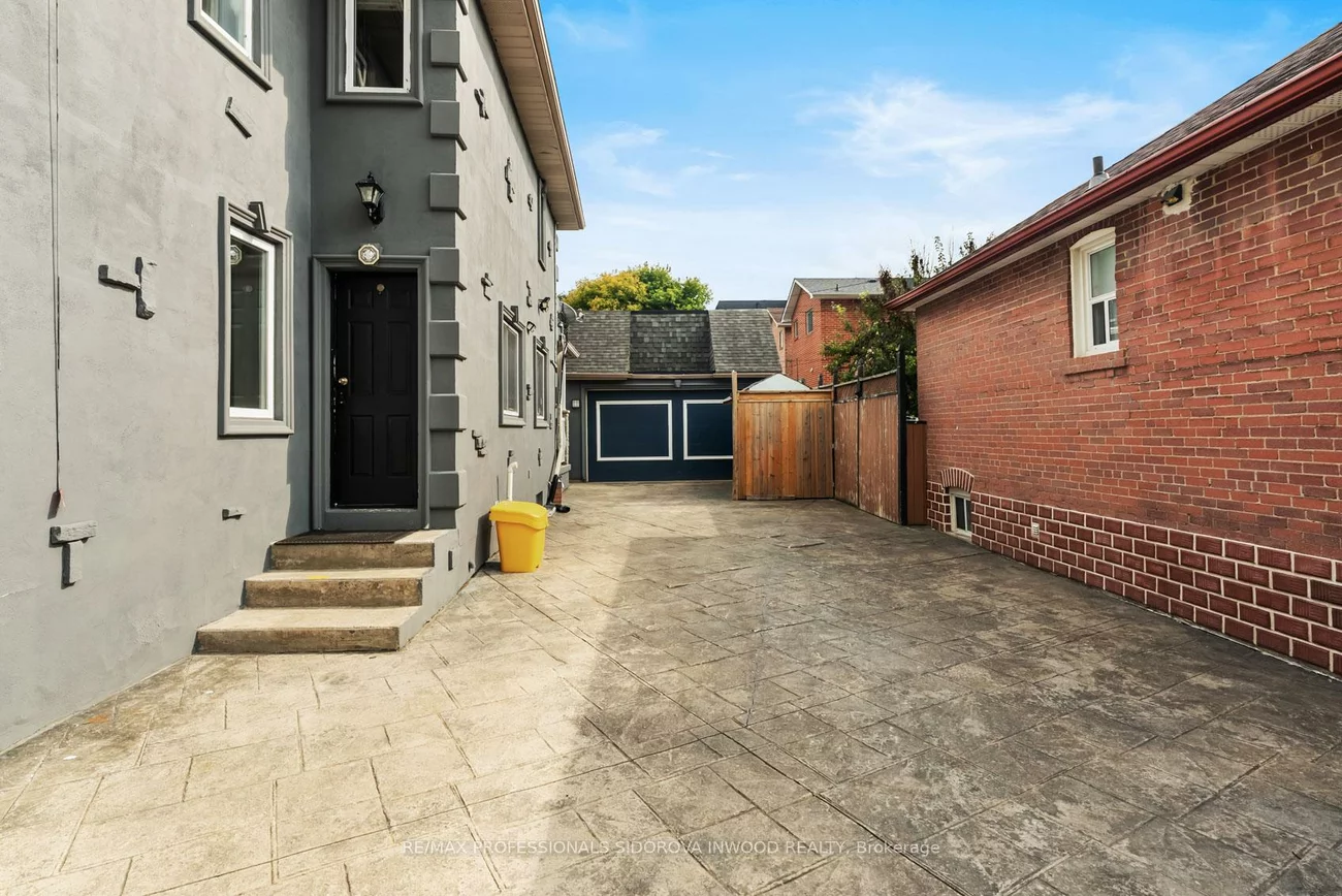 197, Lambton, Rockcliffe-Smythe, Toronto