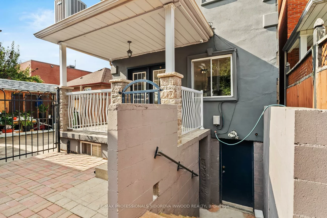 197, Lambton, Rockcliffe-Smythe, Toronto
