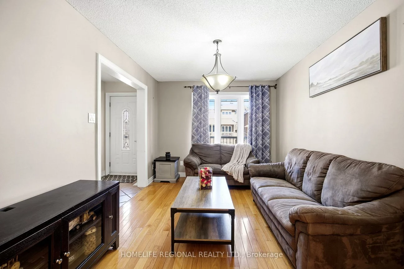122, Beaver, Dovercourt-Wallace Emerson-Junction, Toronto