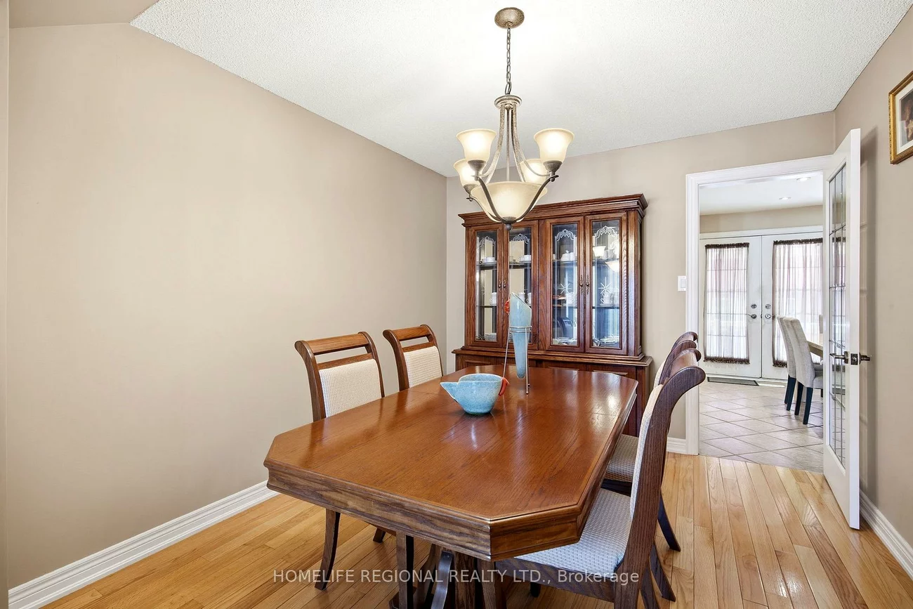 122, Beaver, Dovercourt-Wallace Emerson-Junction, Toronto