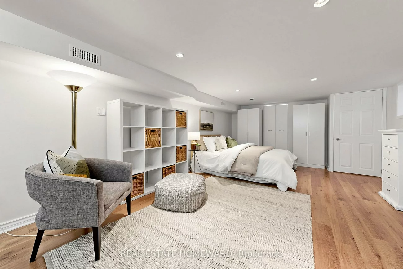 117, Evans, Runnymede-Bloor West Village, Toronto