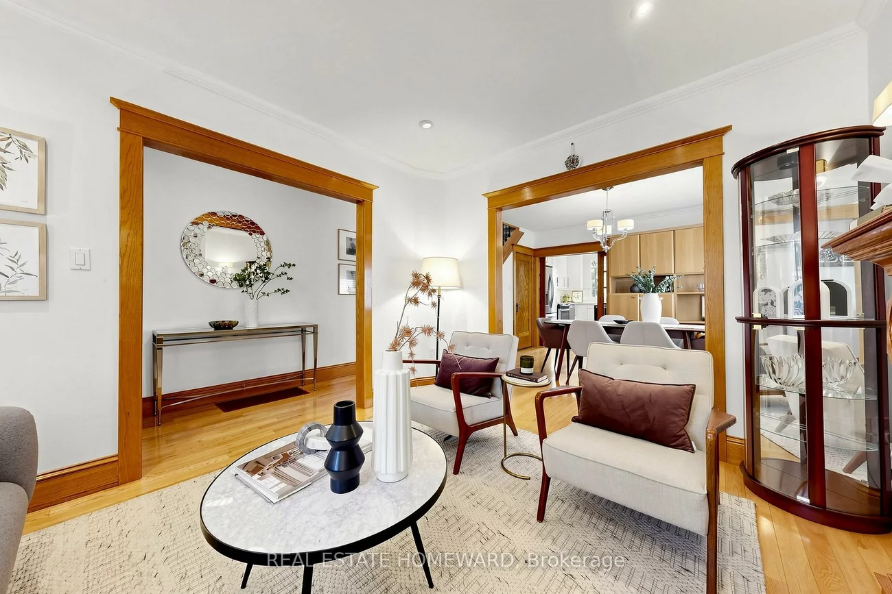 117, Evans, Runnymede-Bloor West Village, Toronto
