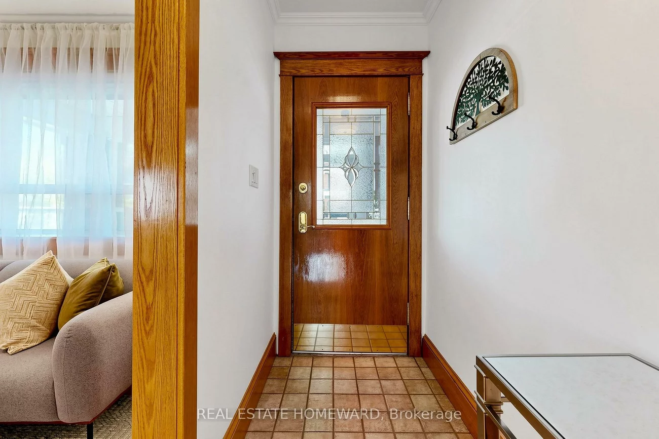 117, Evans, Runnymede-Bloor West Village, Toronto