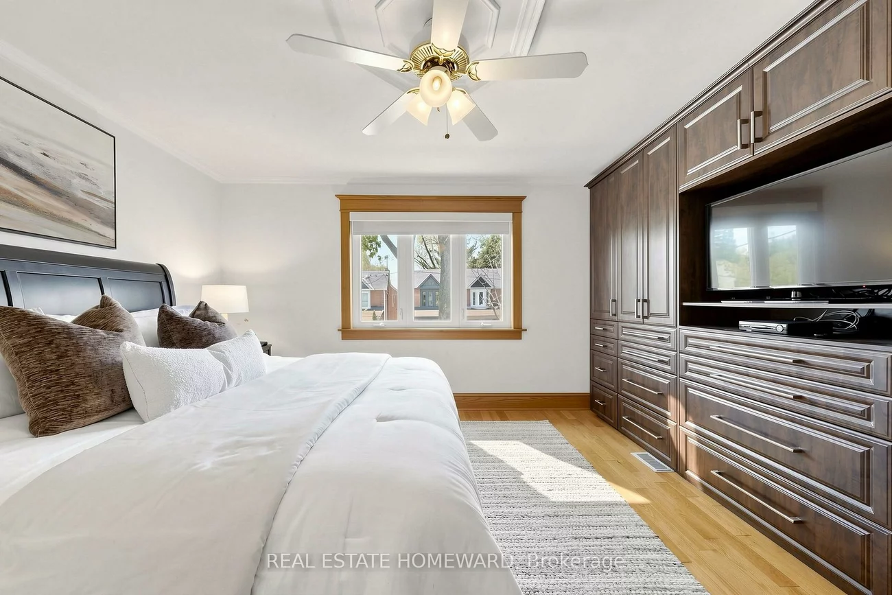117, Evans, Runnymede-Bloor West Village, Toronto