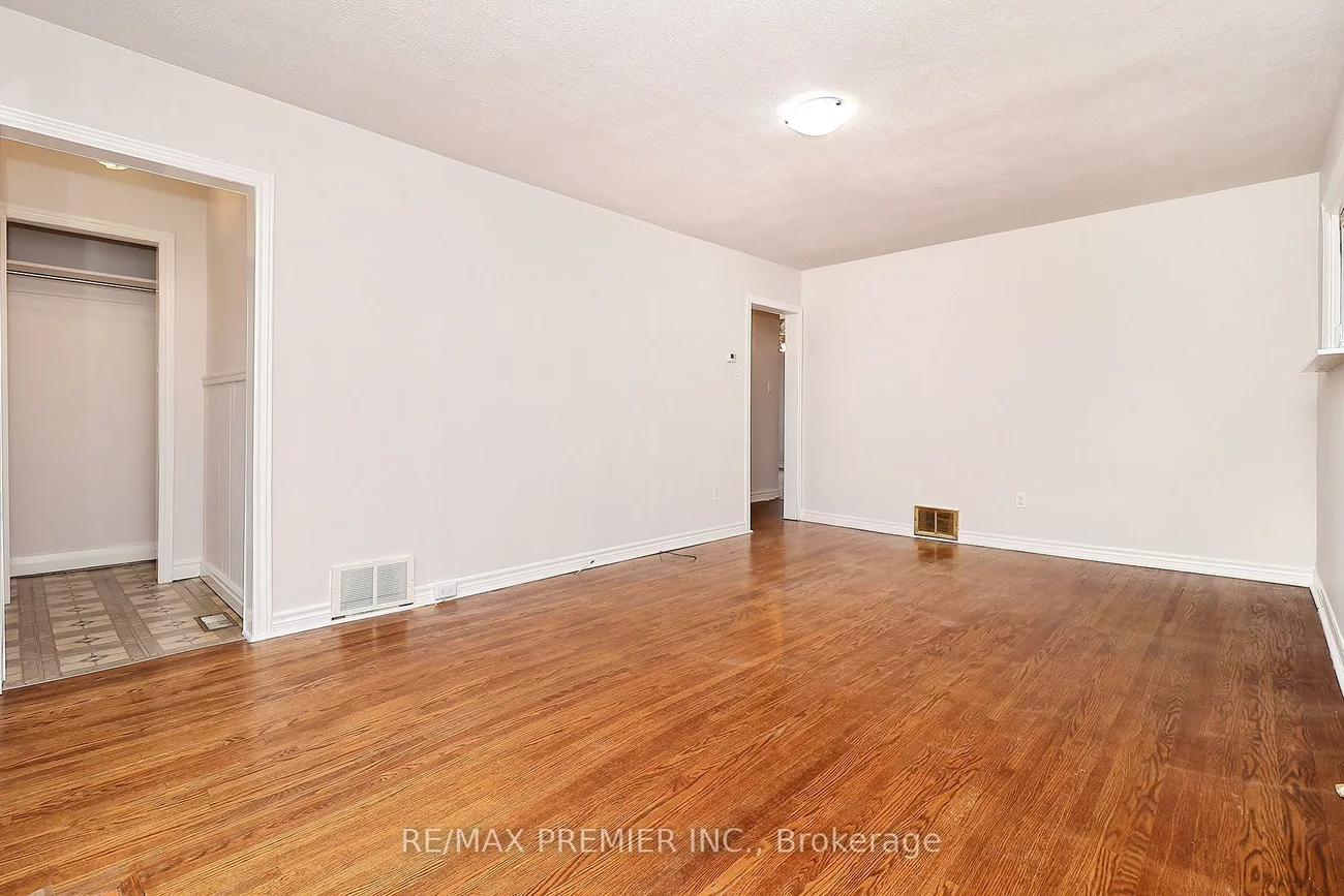 15, Boniface, Elms-Old Rexdale, Toronto