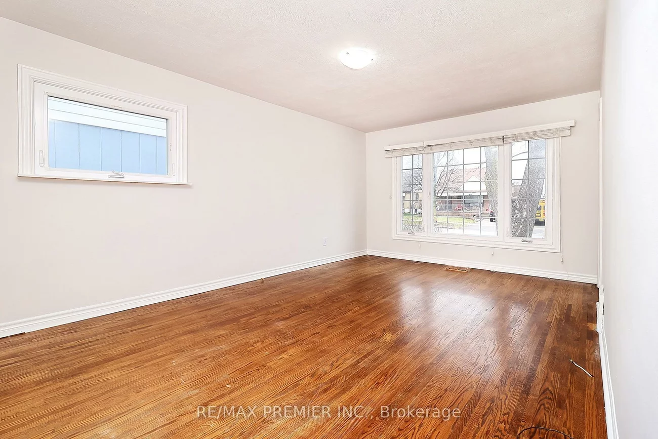 15, Boniface, Elms-Old Rexdale, Toronto