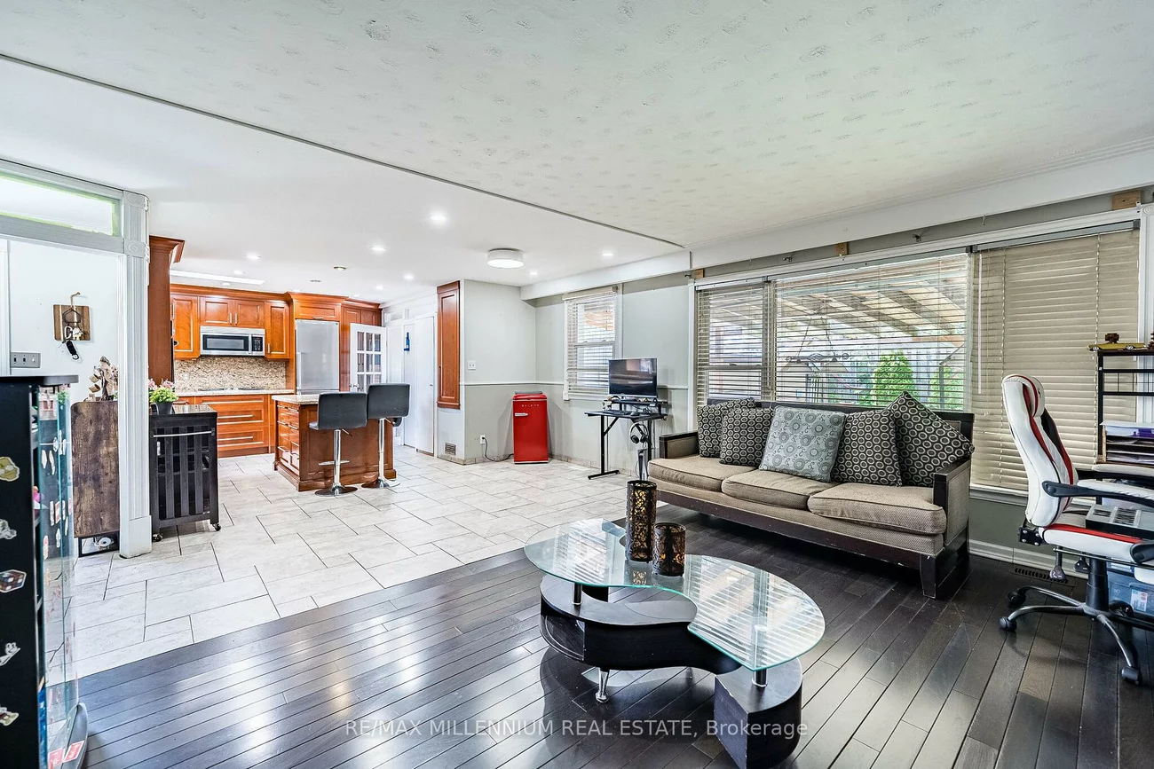 271, Thistle Down, Thistletown-Beaumonde Heights, Toronto