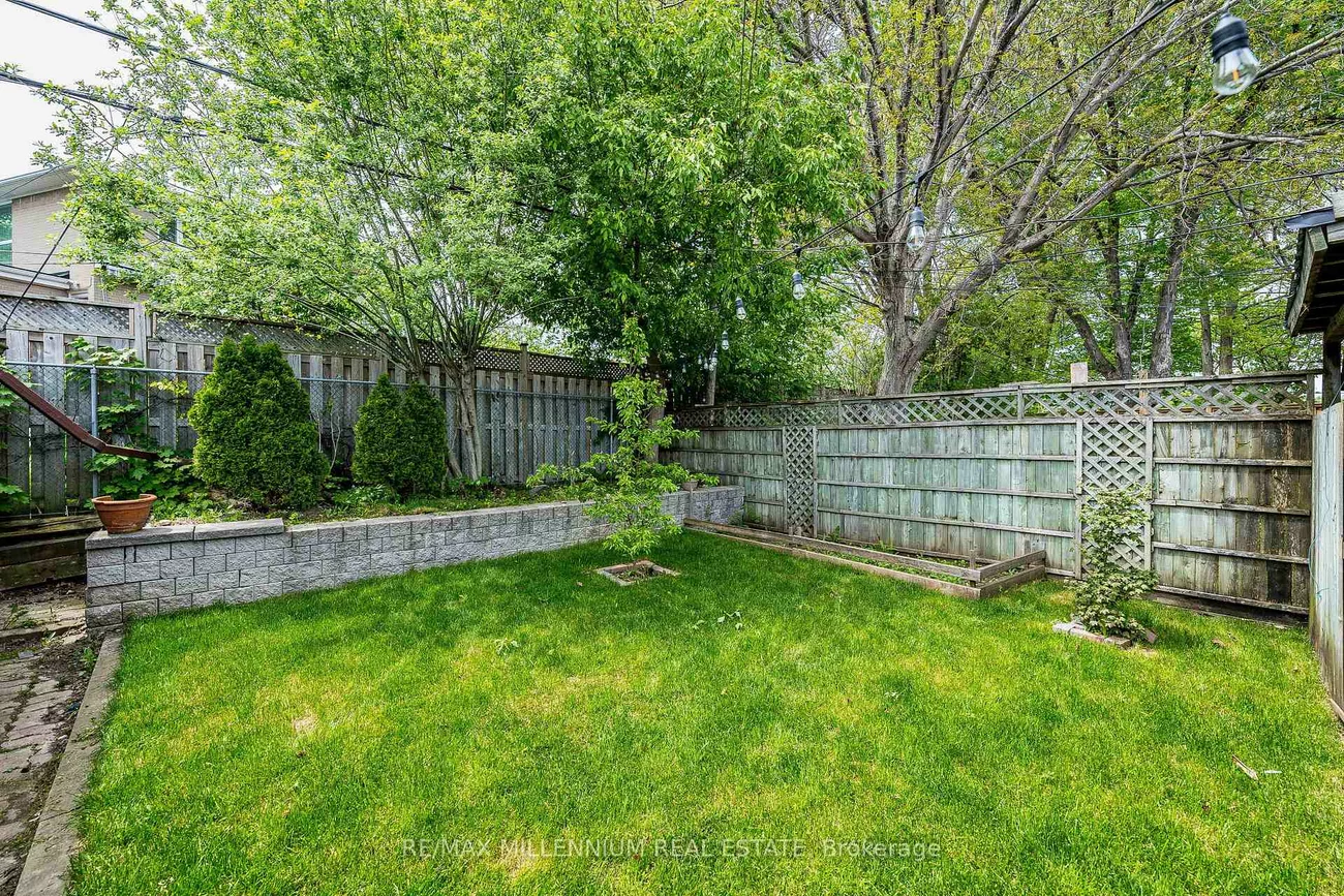 271, Thistle Down, Thistletown-Beaumonde Heights, Toronto