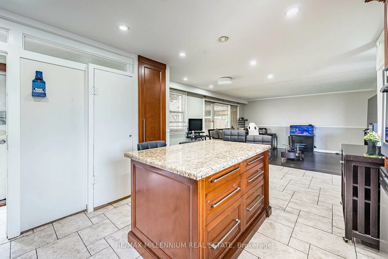 271, Thistle Down, Thistletown-Beaumonde Heights, Toronto