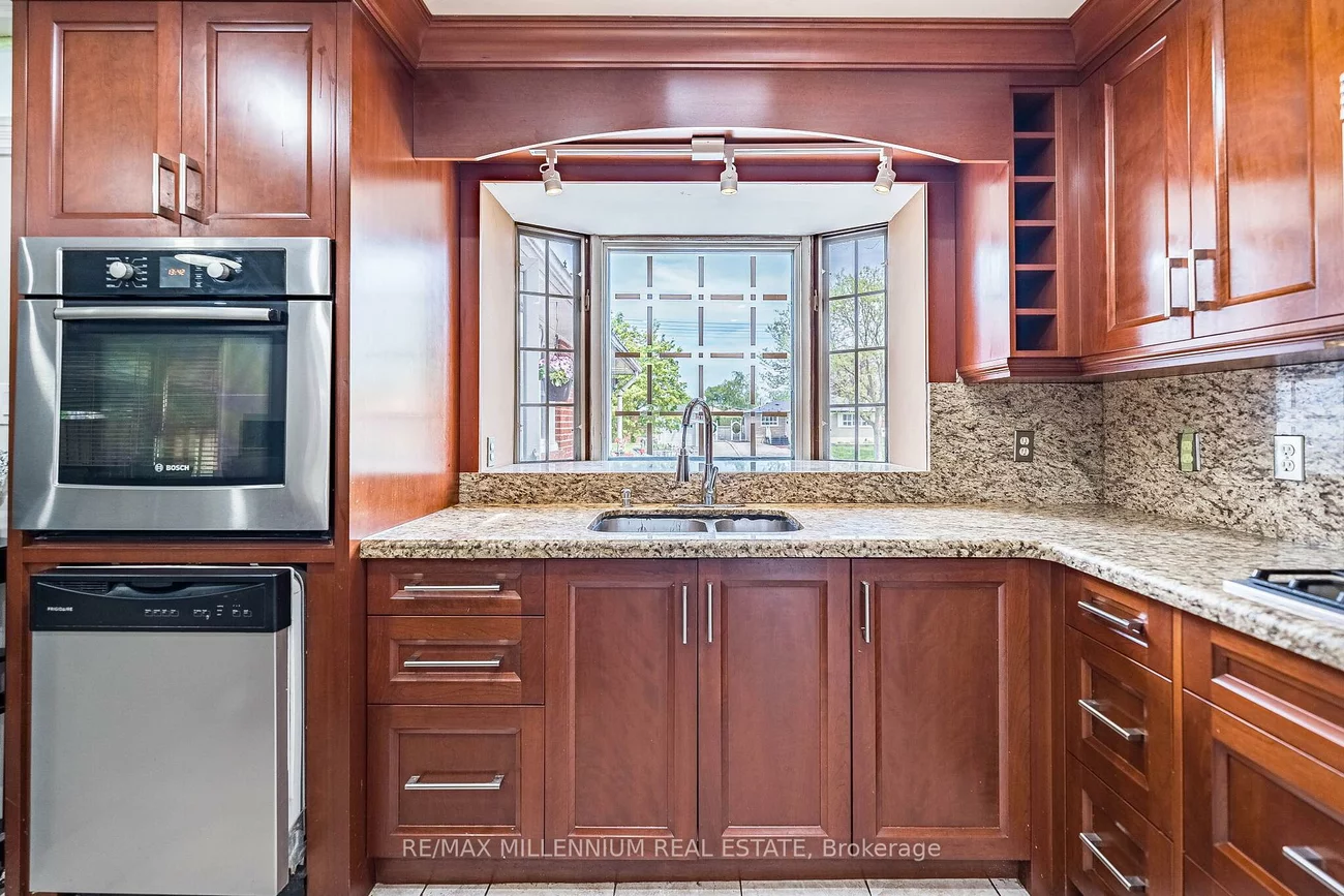 271, Thistle Down, Thistletown-Beaumonde Heights, Toronto