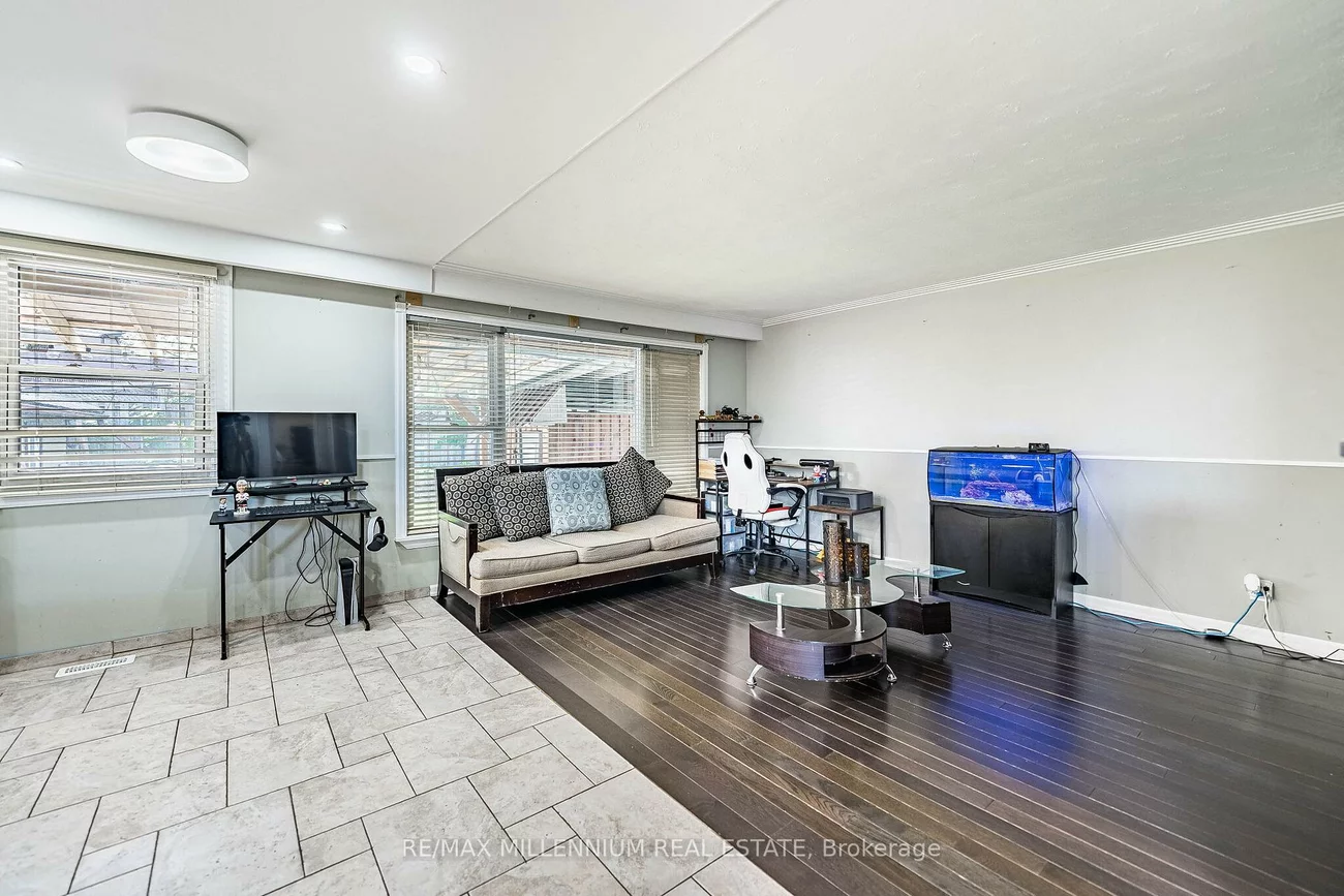 271, Thistle Down, Thistletown-Beaumonde Heights, Toronto