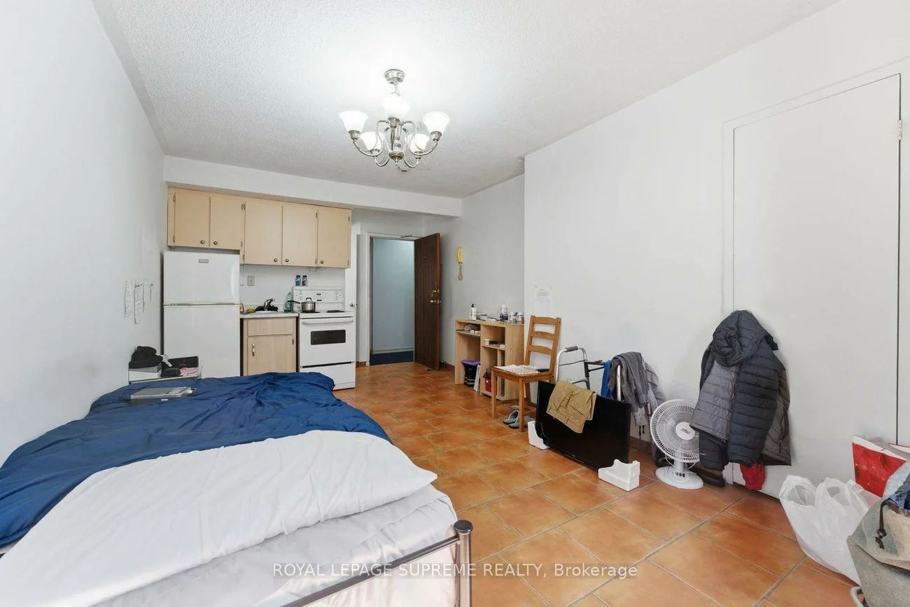 20, Maynard, South Parkdale, Toronto