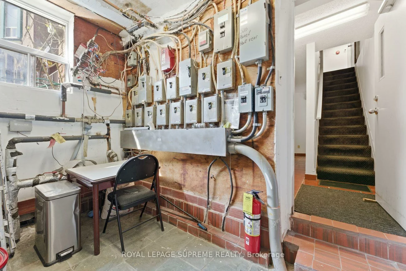 20, Maynard, South Parkdale, Toronto