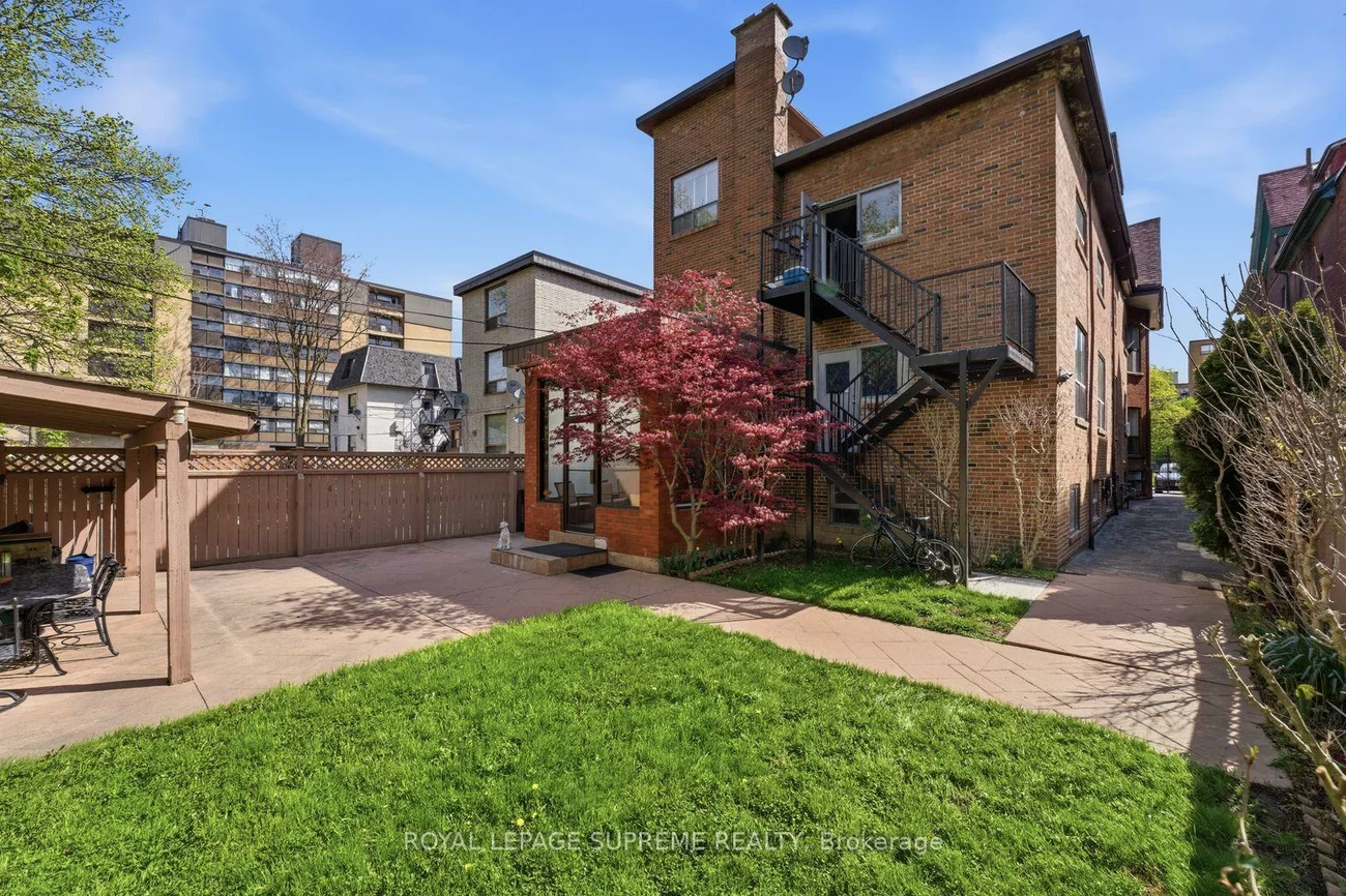 20, Maynard, South Parkdale, Toronto
