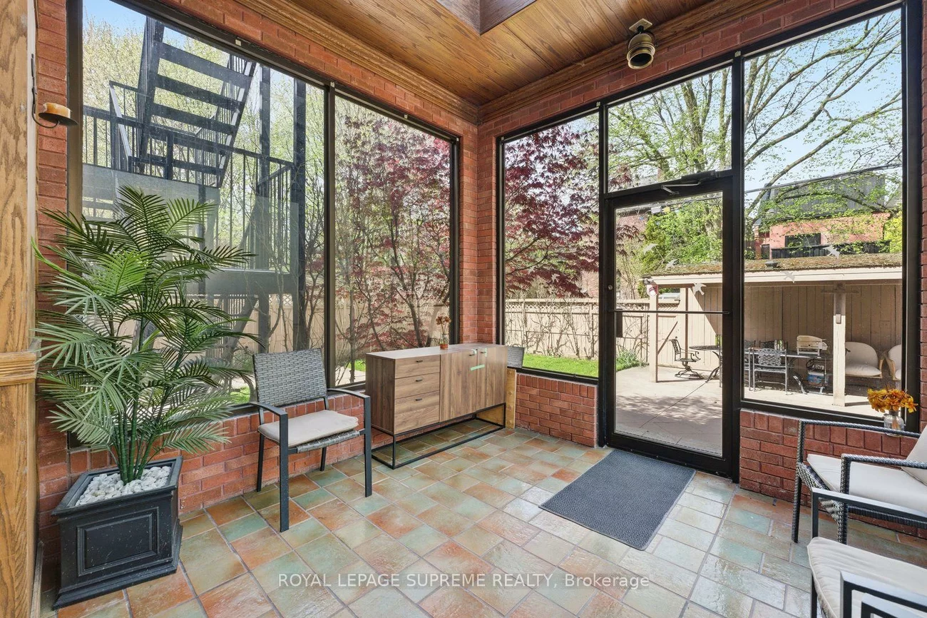 20, Maynard, South Parkdale, Toronto