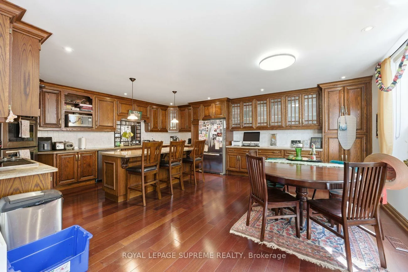 20, Maynard, South Parkdale, Toronto