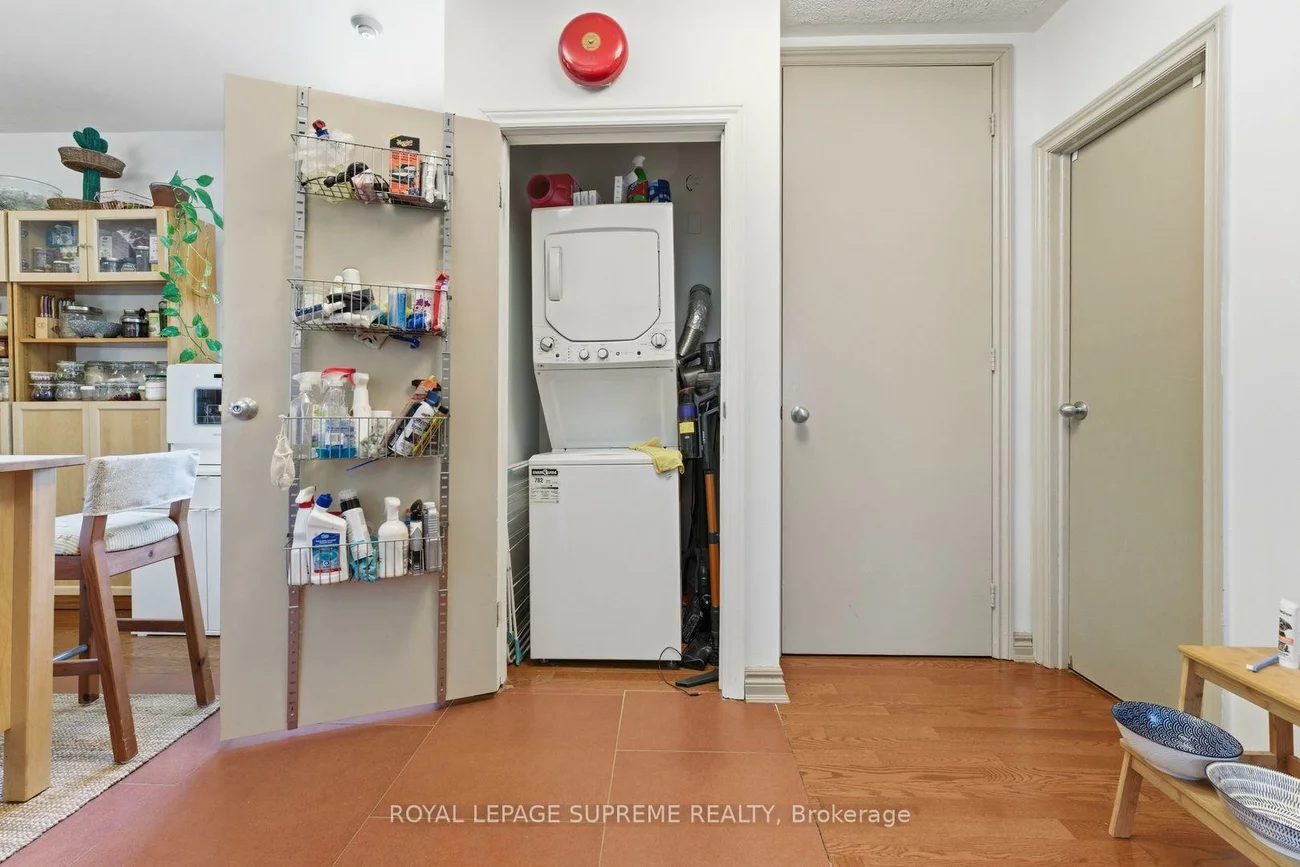 20, Maynard, South Parkdale, Toronto
