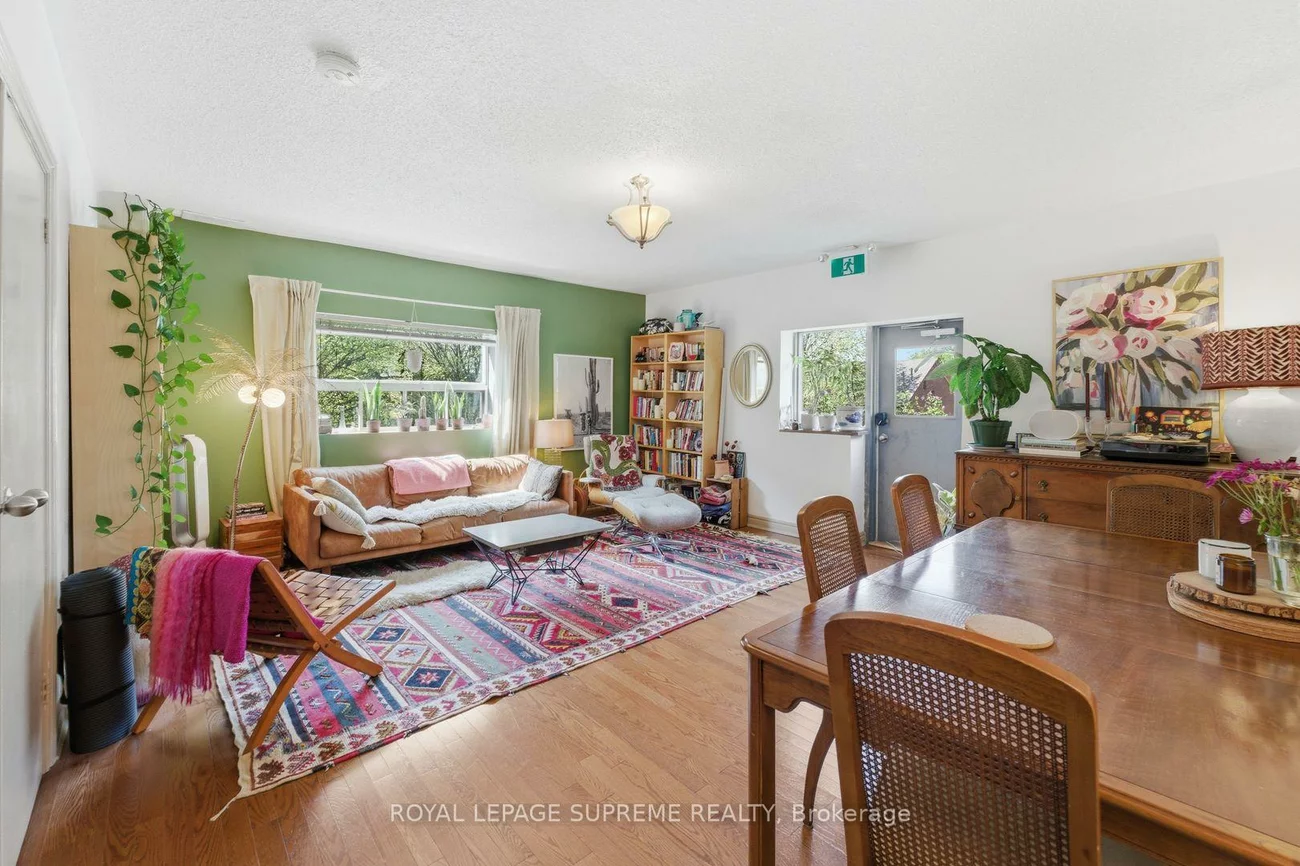 20, Maynard, South Parkdale, Toronto