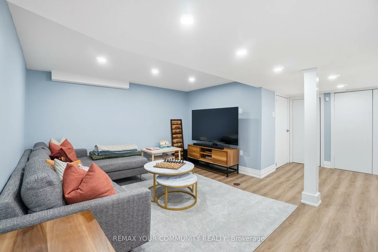 1445, Islington, Edenbridge-Humber Valley, Toronto