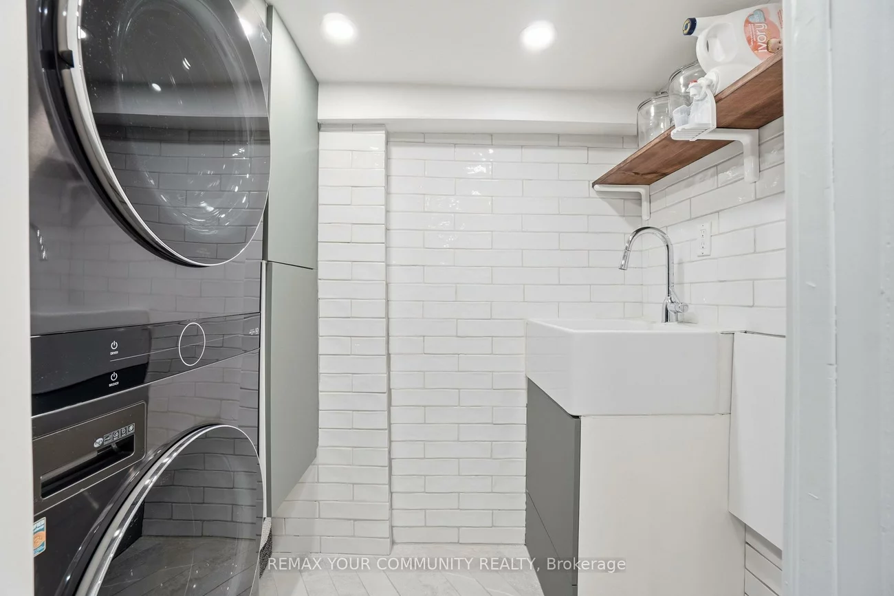 1445, Islington, Edenbridge-Humber Valley, Toronto