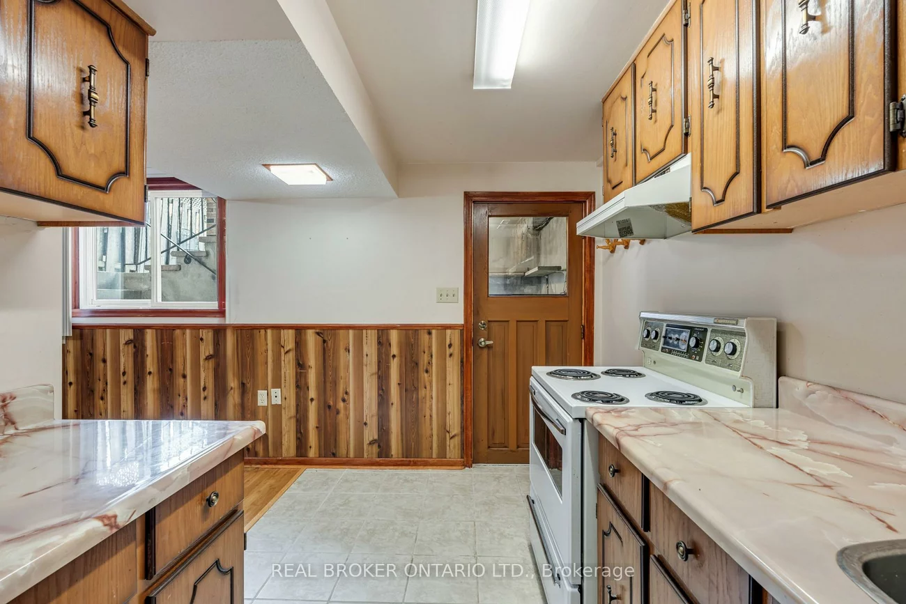 56A, Treeview, Alderwood, Toronto