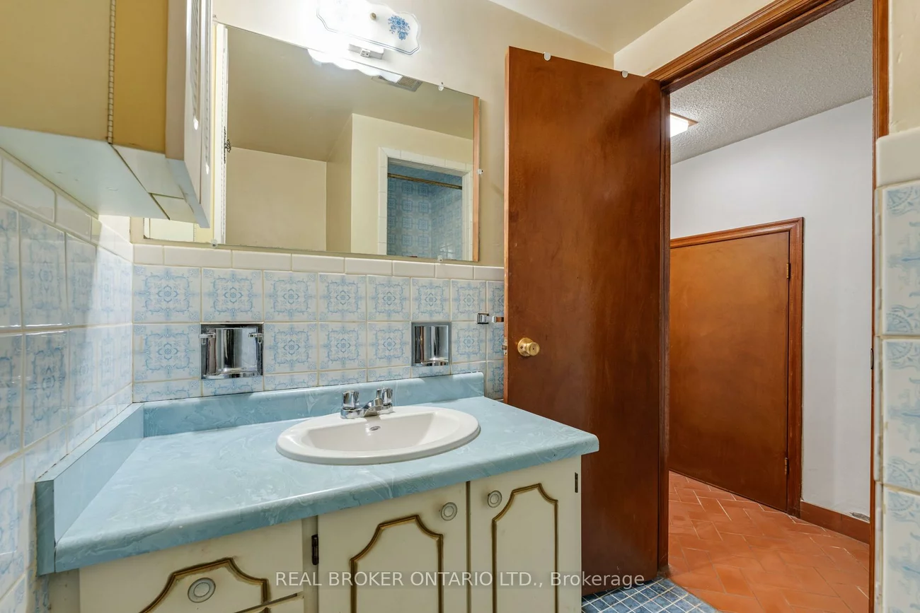 56A, Treeview, Alderwood, Toronto