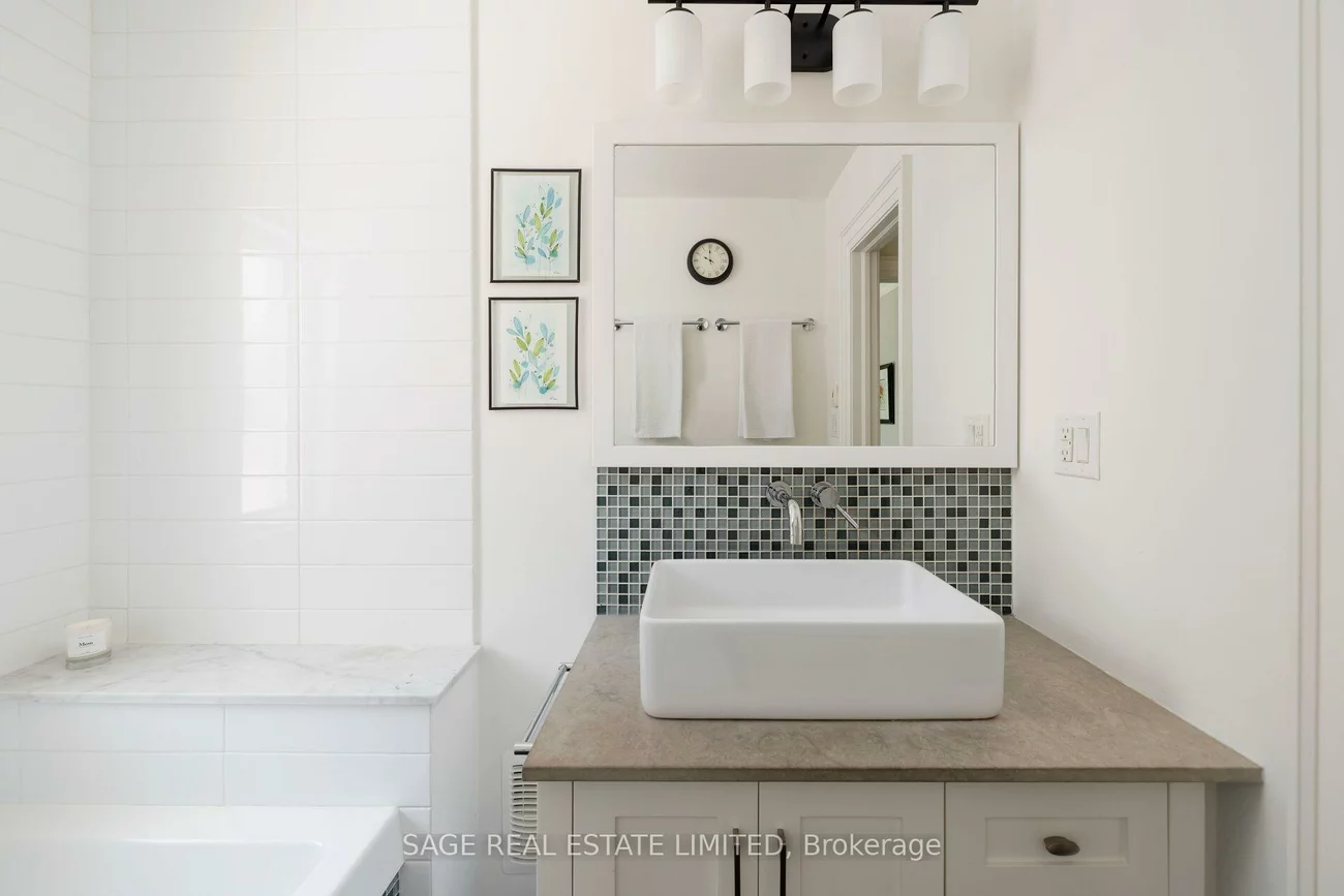 102, Humbervale, Stonegate-Queensway, Toronto