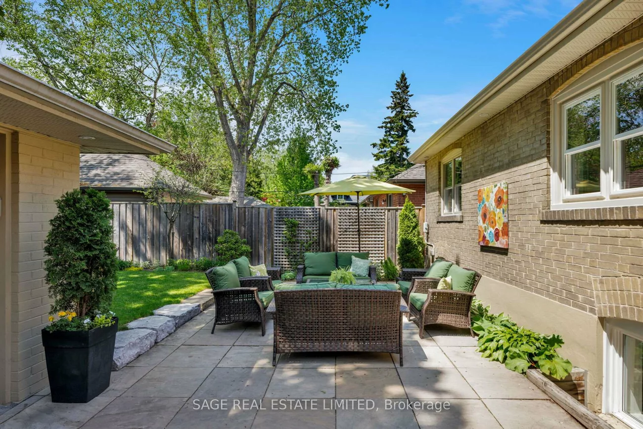 102, Humbervale, Stonegate-Queensway, Toronto