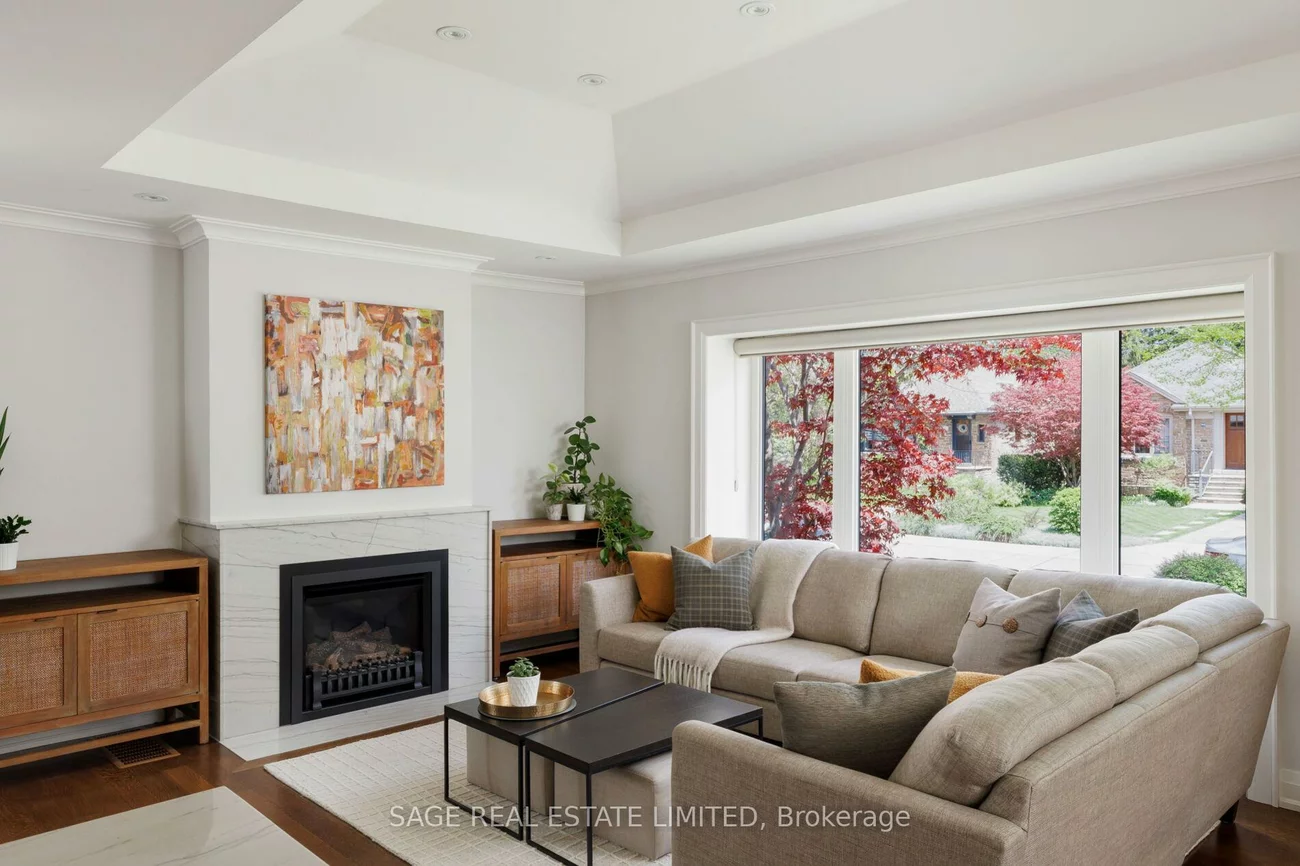 102, Humbervale, Stonegate-Queensway, Toronto